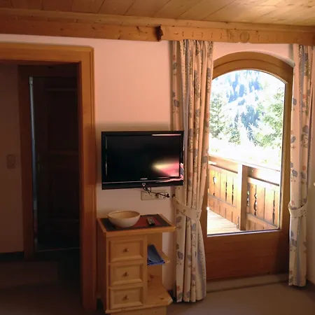 Haus Vasul Pensjonat 3*