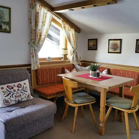 Haus Vasul ゲストハウス サンクト・アントン・アム・アールベルク